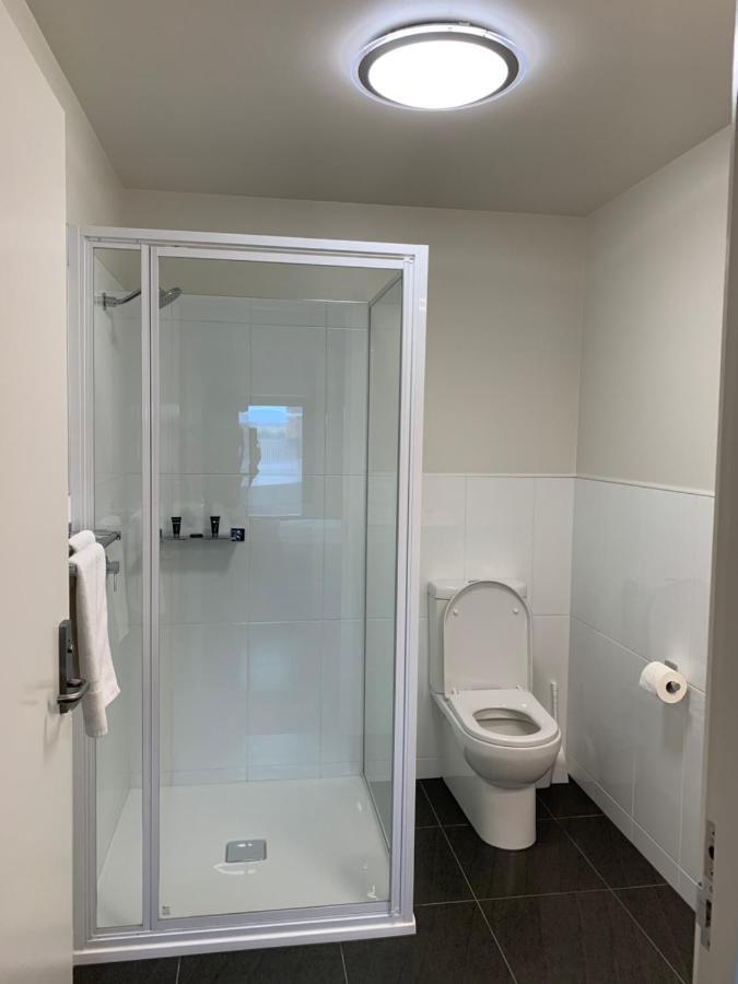 Queens Arms Hotel Лонґфорд Екстер'єр фото