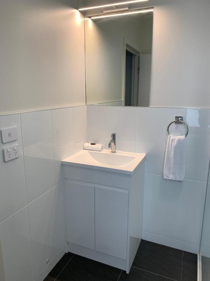 Queens Arms Hotel Лонґфорд Екстер'єр фото