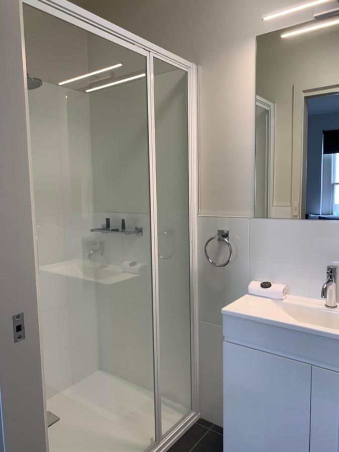 Queens Arms Hotel Лонґфорд Екстер'єр фото